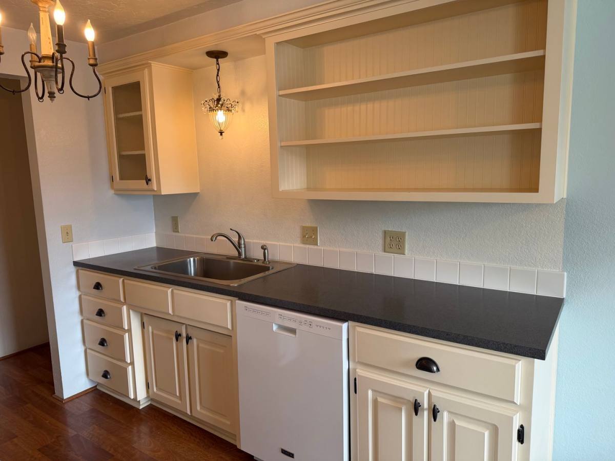 House for rent at 1198 55th Place, Springfield, OR 97477