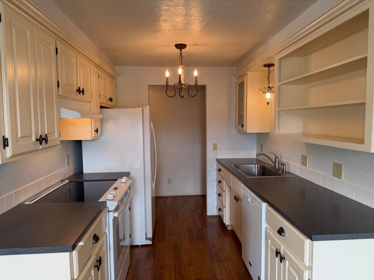 House for rent at 1198 55th Place, Springfield, OR 97477