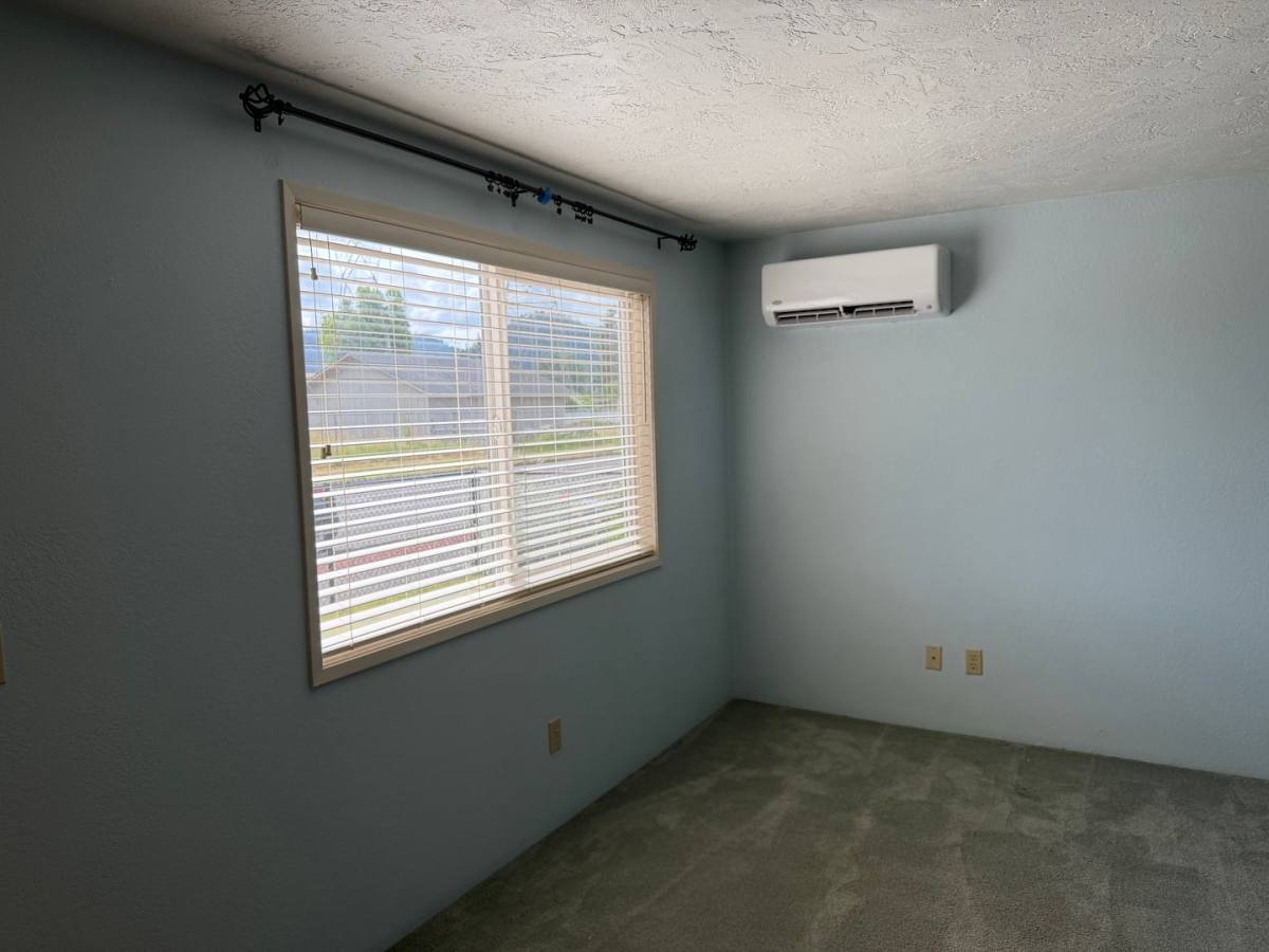 House for rent at 1198 55th Place, Springfield, OR 97477