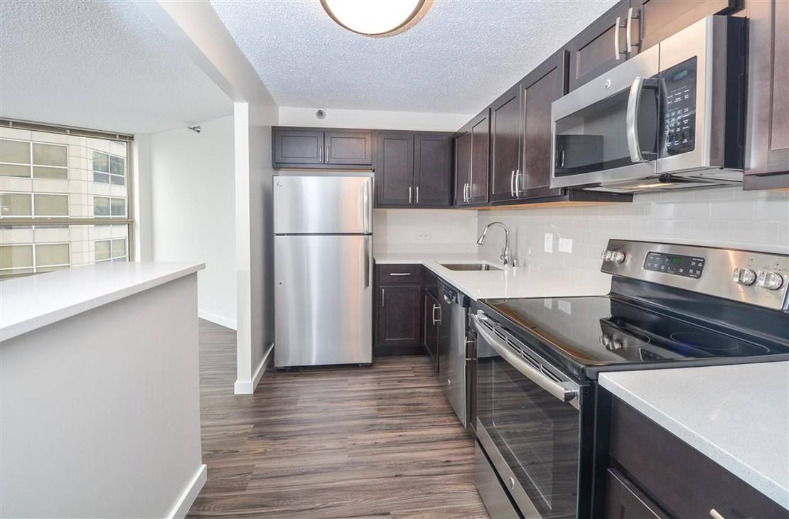 Apartment for rent at 555 W Madison St, Chicago, IL 60661