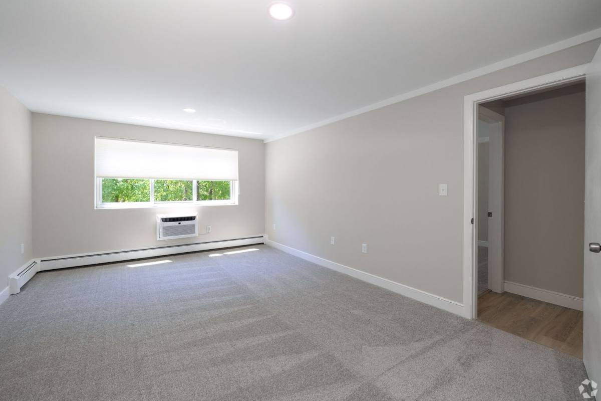 Apartment for rent at 5 Stonehill Dr, Stoneham, MA 02180
