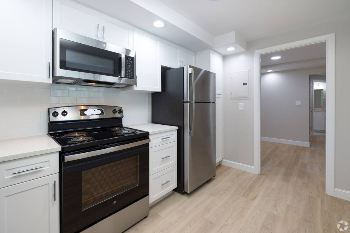 Apartment for rent at 5 Stonehill Dr, Stoneham, MA 02180