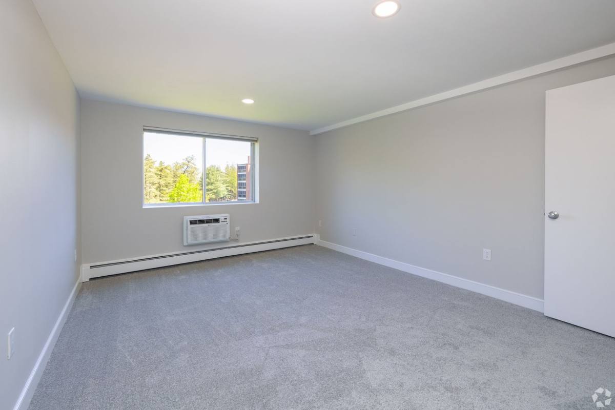Apartment for rent at 5 Stonehill Dr, Stoneham, MA 02180