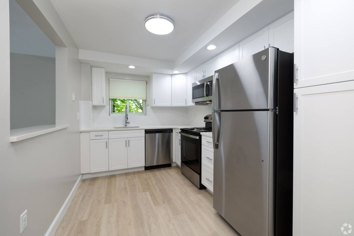Apartment for rent at 5 Stonehill Dr, Stoneham, MA 02180