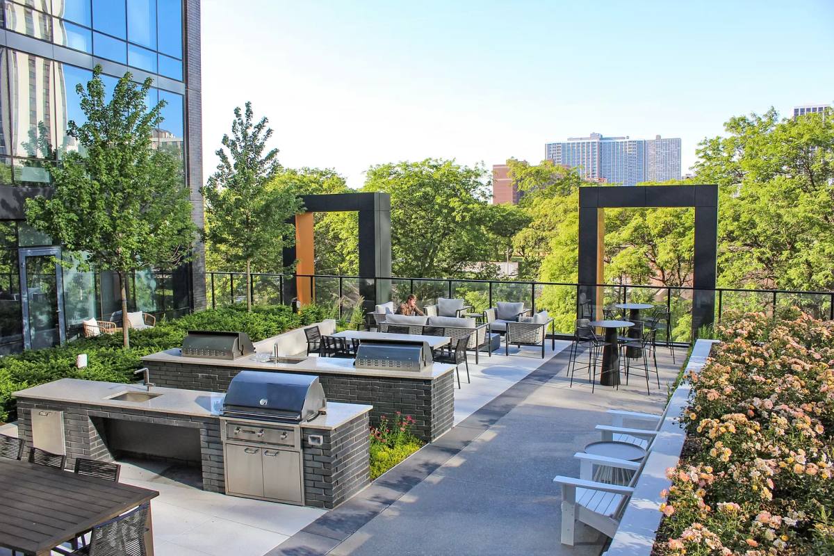 Apartment for rent at 4600 N Marine Dr, Chicago, IL 60640