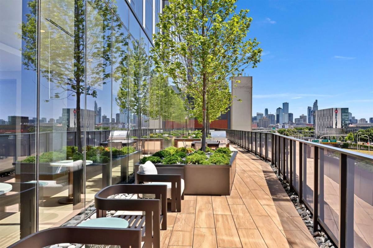 Apartment for rent at 1101 W Van Buren St, Chicago, IL 60607