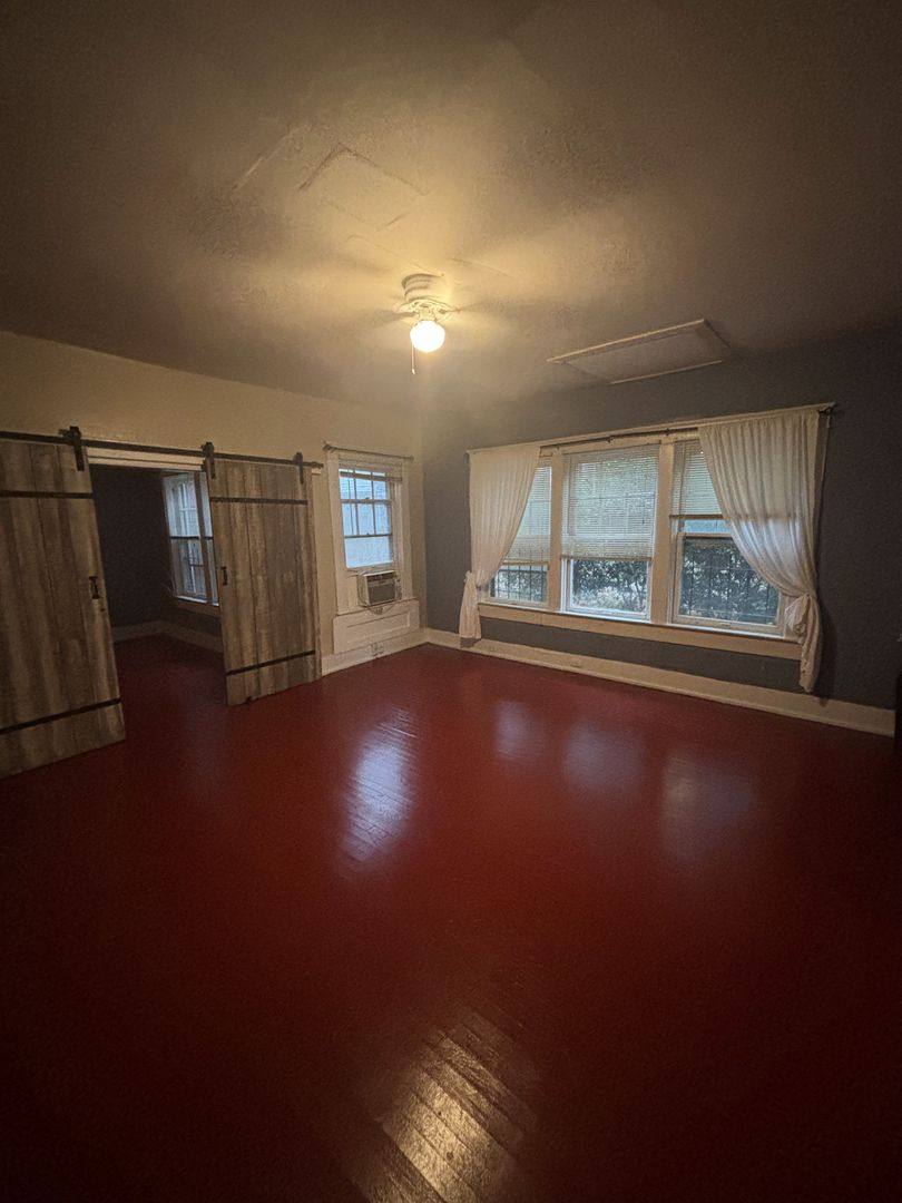 Apartment for rent at 2410 Arlington Crescent, Birmingham, AL 35205