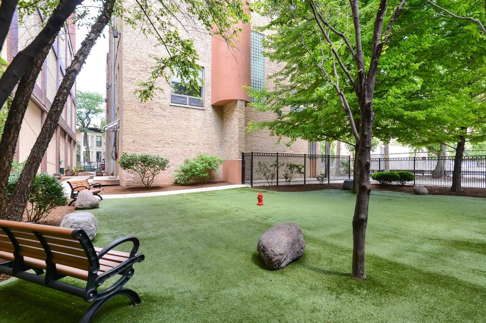 Apartment for rent at 121 W Chestnut St, Chicago, IL 60610