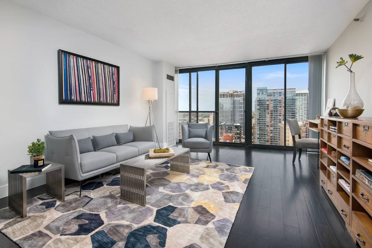 2 E 8th St, Chicago, IL 60605 - Apartment for Rent - Image 1