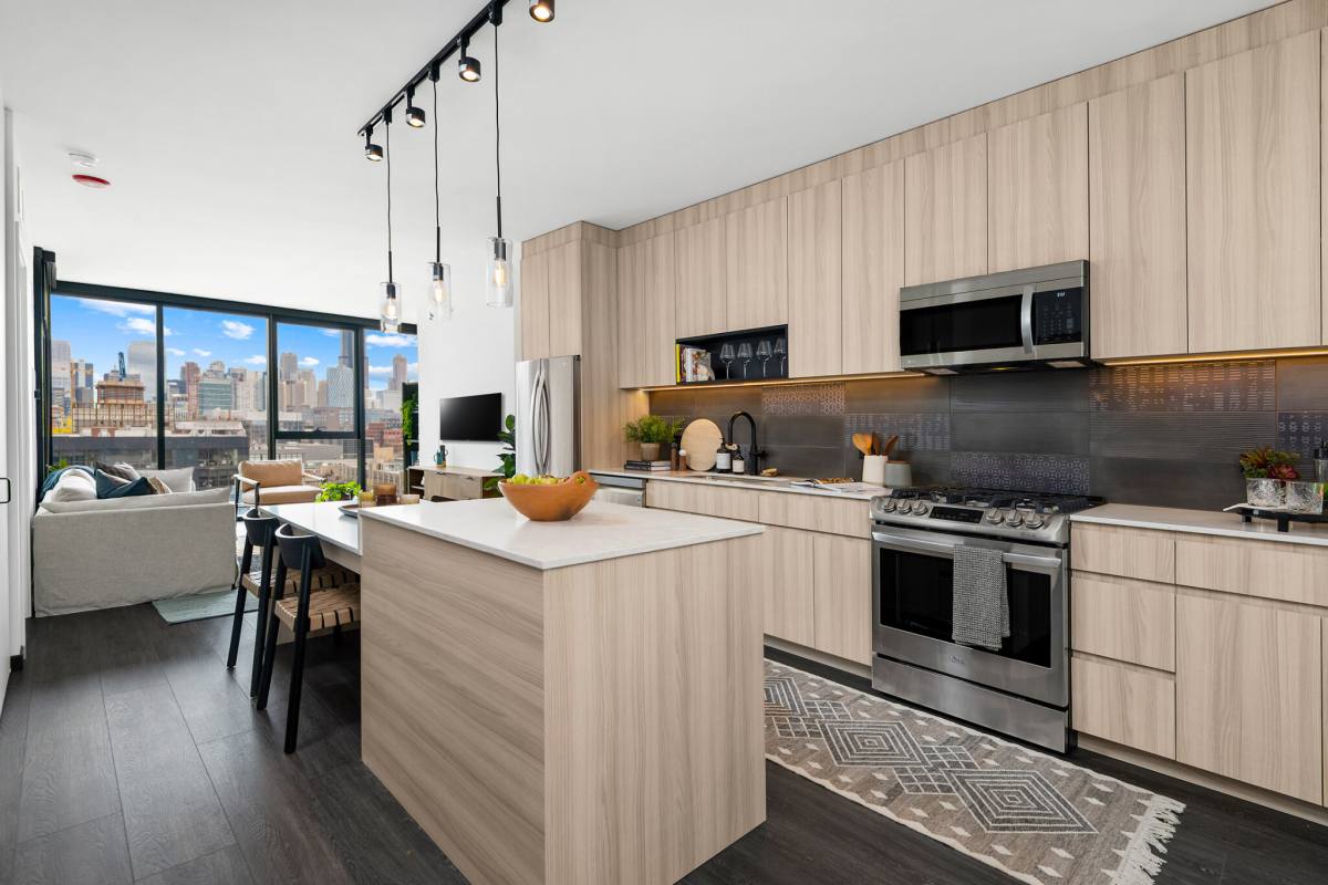 Apartment for rent at 1400 W Randolph St, Chicago, IL 60607