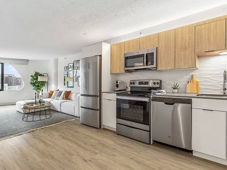 Apartment for rent at 800 S Wells St, Chicago, IL 60607