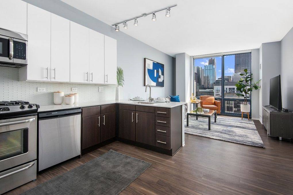 Apartment for rent at 765 W Adams St, Chicago, IL 60661