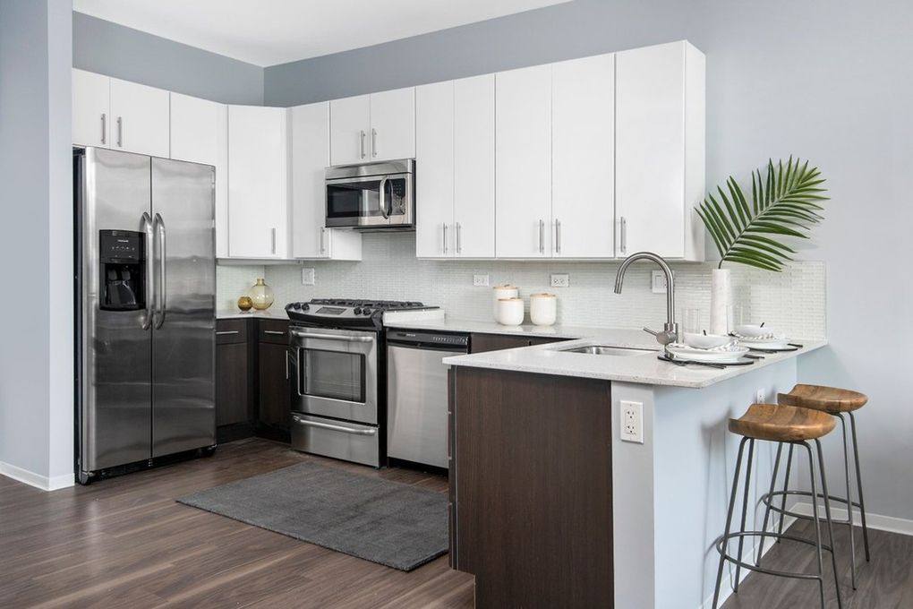 Apartment for rent at 765 W Adams St, Chicago, IL 60661