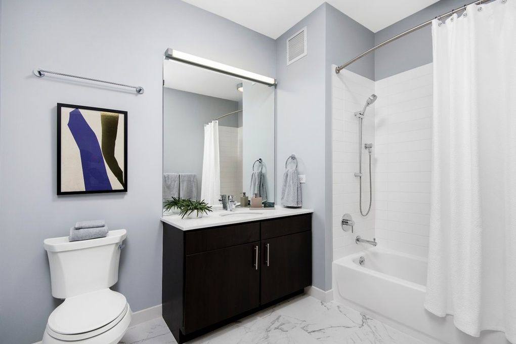 Apartment for rent at 765 W Adams St, Chicago, IL 60661