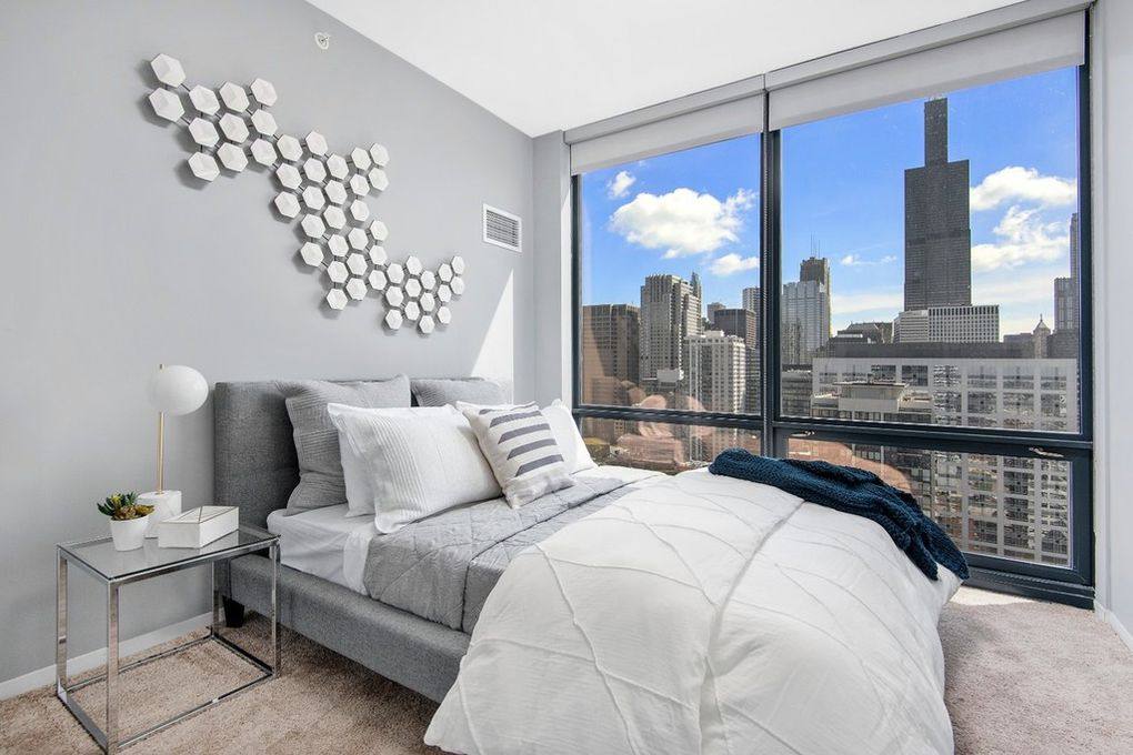 Apartment for rent at 765 W Adams St, Chicago, IL 60661