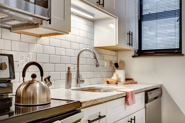 Apartment for rent at 6807 N Sheridan Rd, Chicago, IL 60626
