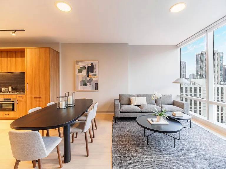 Apartment for rent at 920 N Wells St, Chicago, IL 60610