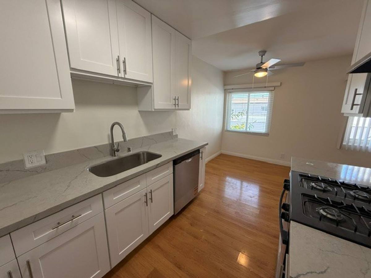 Apartment for rent at 459 Orange Ave, Long Beach, CA 90802