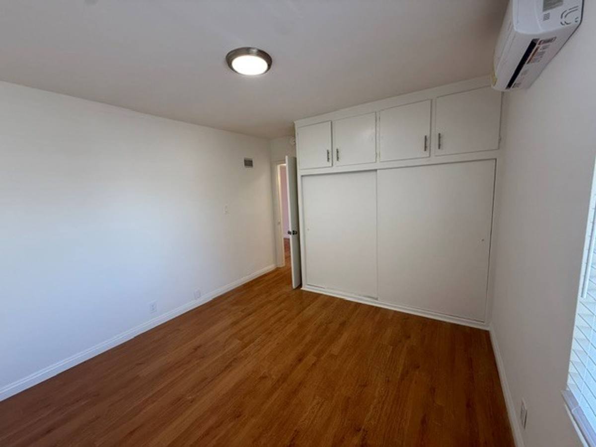 Apartment for rent at 459 Orange Ave, Long Beach, CA 90802