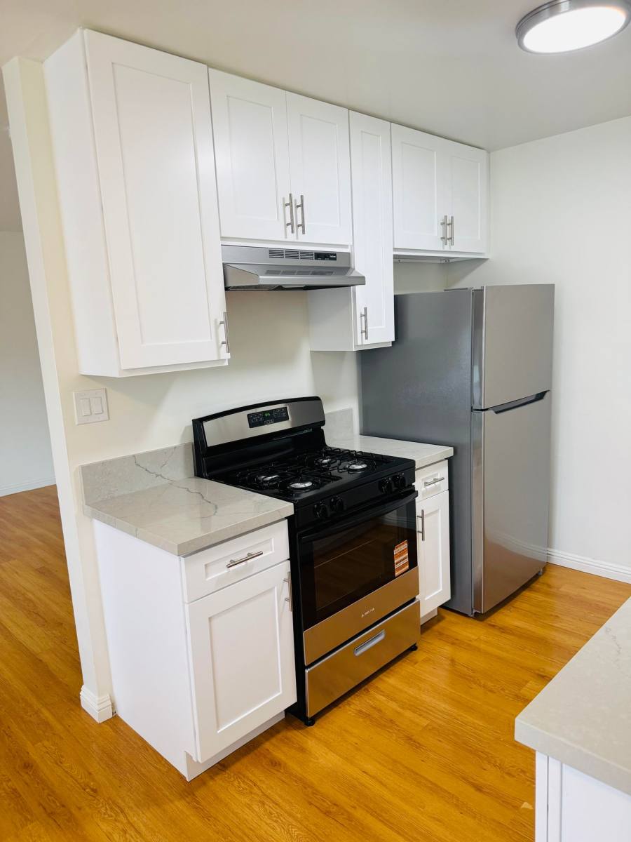 Apartment for rent at 459 Orange Ave, Long Beach, CA 90802