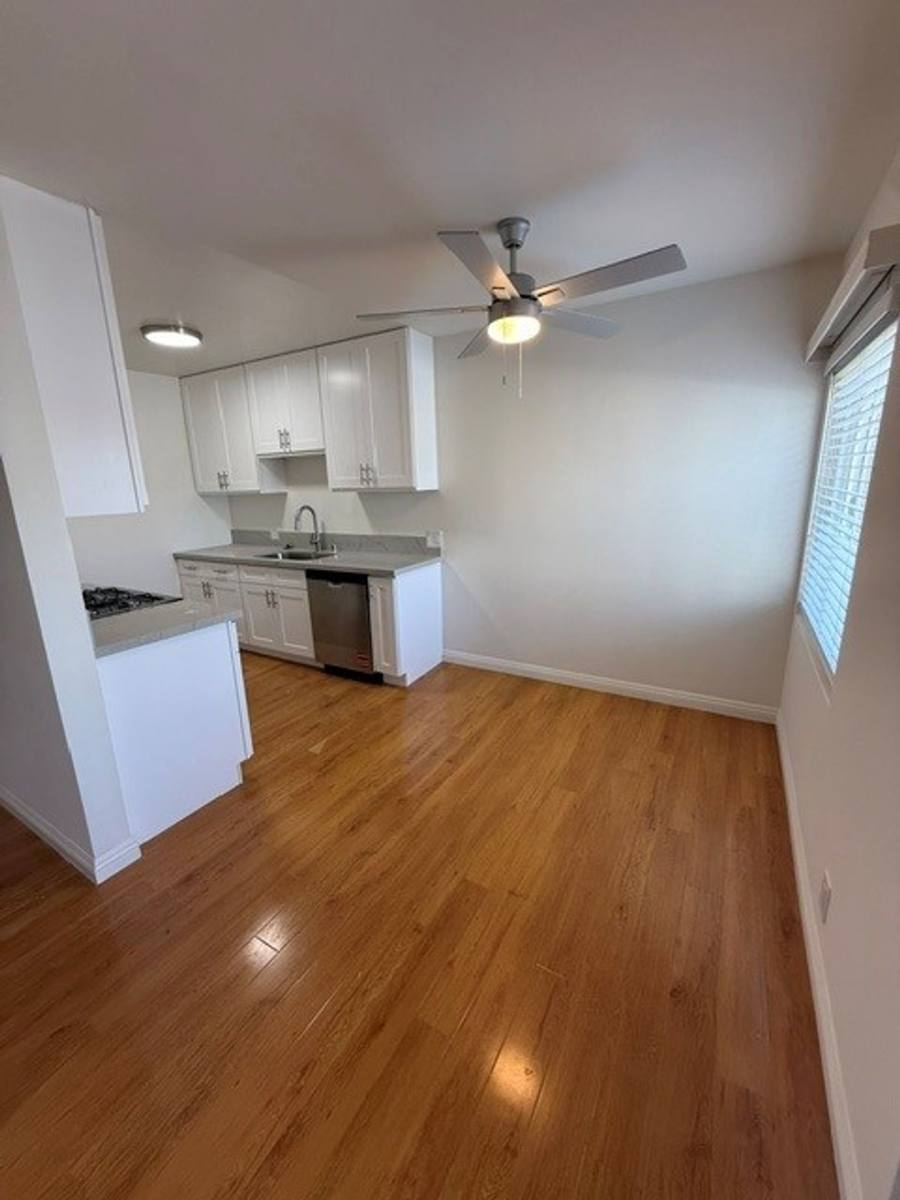 Apartment for rent at 459 Orange Ave, Long Beach, CA 90802