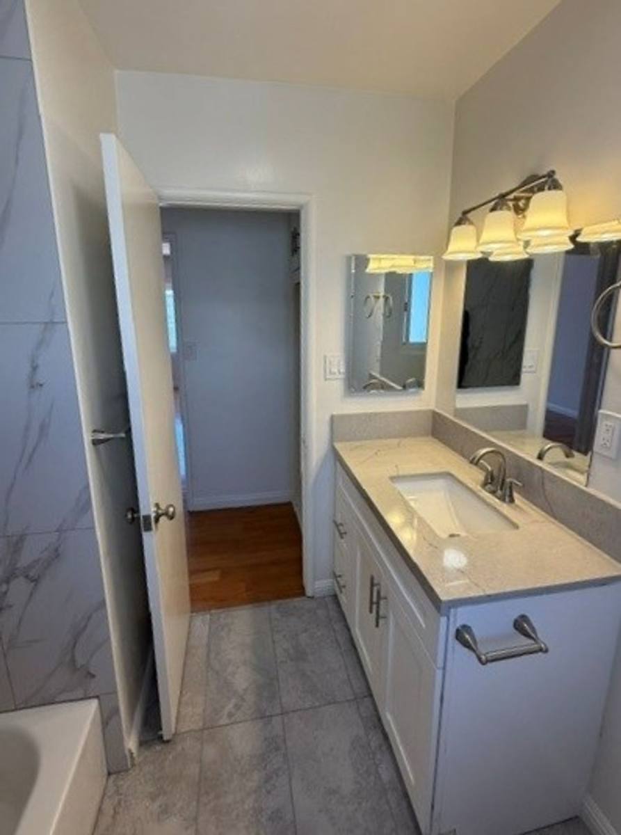 Apartment for rent at 459 Orange Ave, Long Beach, CA 90802