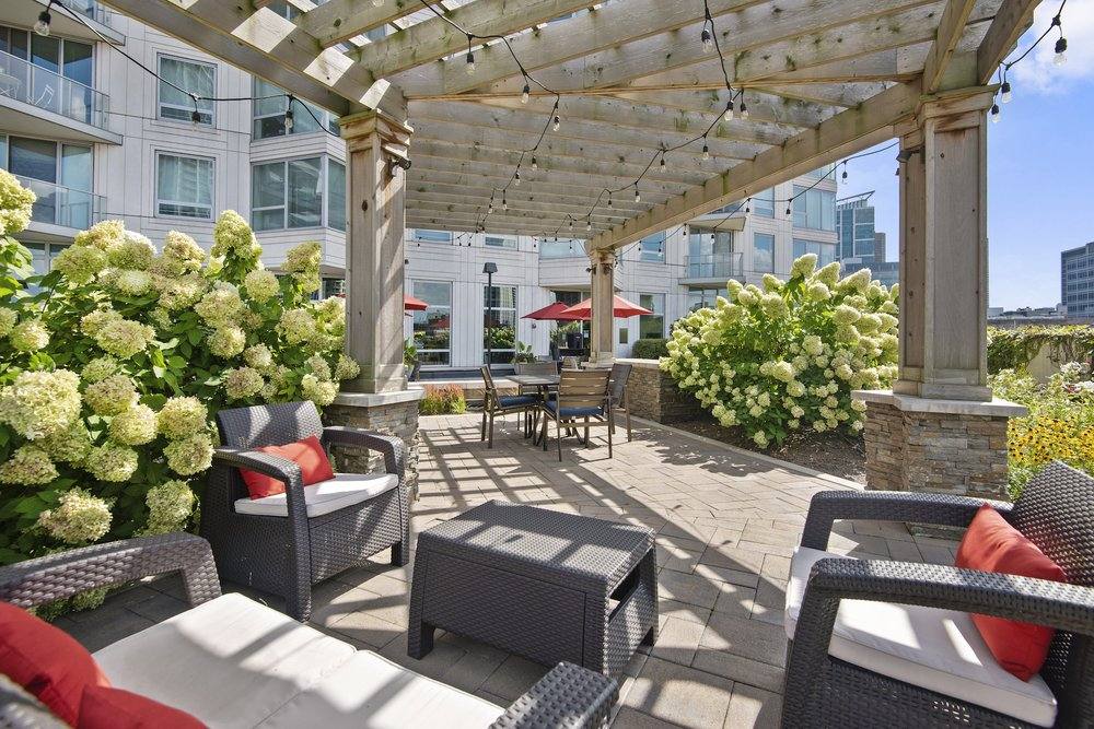 Apartment for rent at 300 N Canal St, Chicago, IL 60606