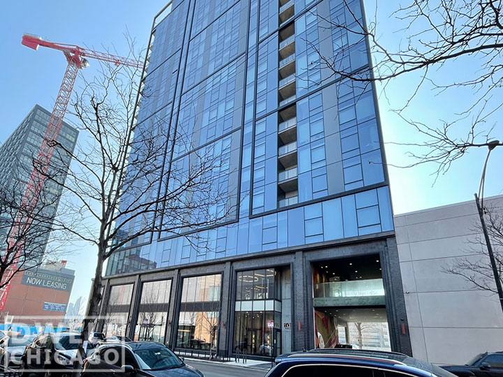 Apartment for rent at 1125 W Van Buren St, Chicago, IL 60607