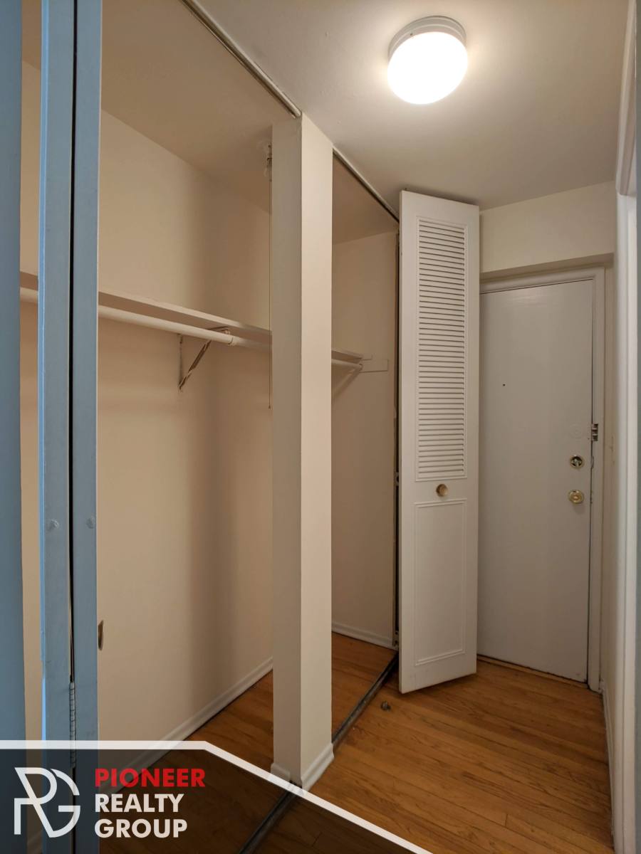 Apartment for rent at 525 W Oakdale Ave, Chicago, IL 60657