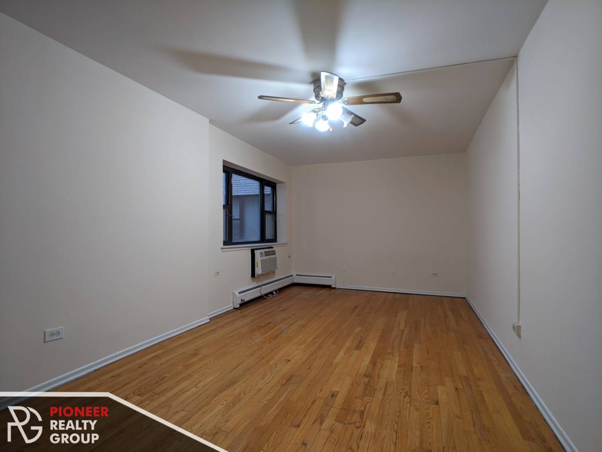Apartment for rent at 525 W Oakdale Ave, Chicago, IL 60657