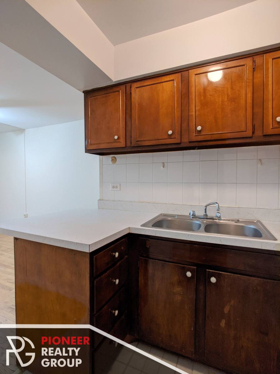 Apartment for rent at 525 W Oakdale Ave, Chicago, IL 60657