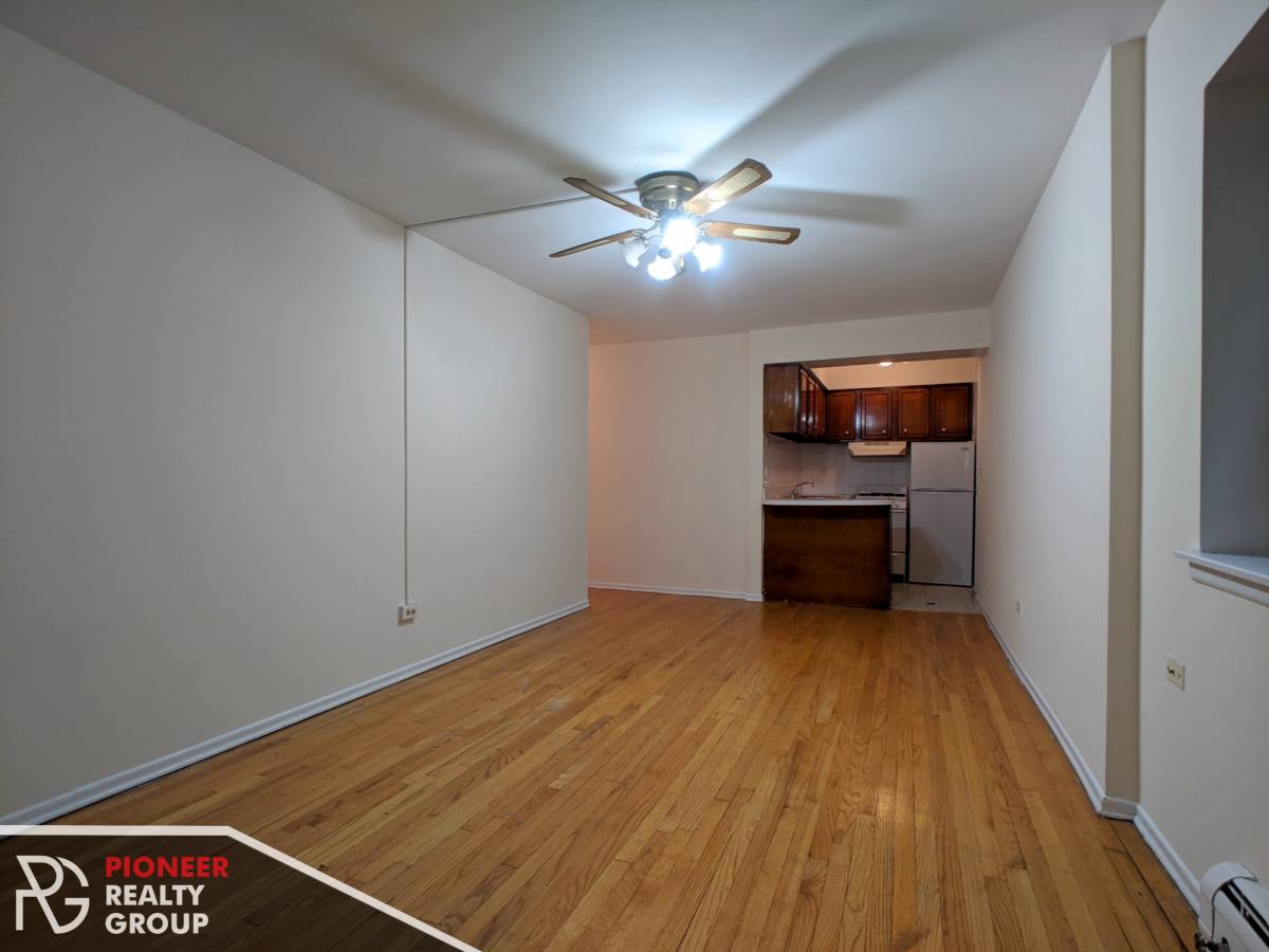 Apartment for rent at 525 W Oakdale Ave, Chicago, IL 60657