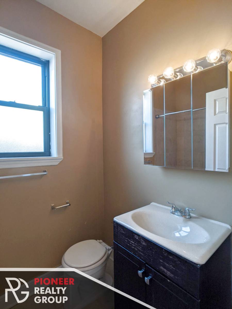 Apartment for rent at 4851 N Damen, Chicago, IL 60625