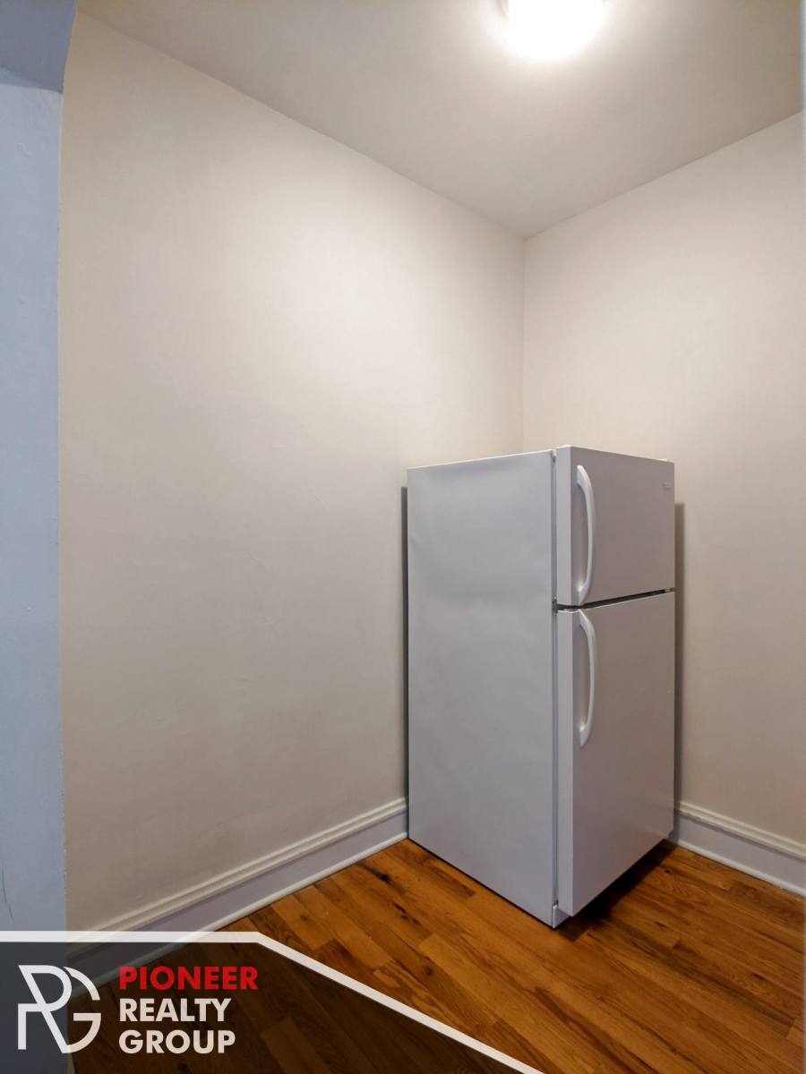 Apartment for rent at 4851 N Damen, Chicago, IL 60625