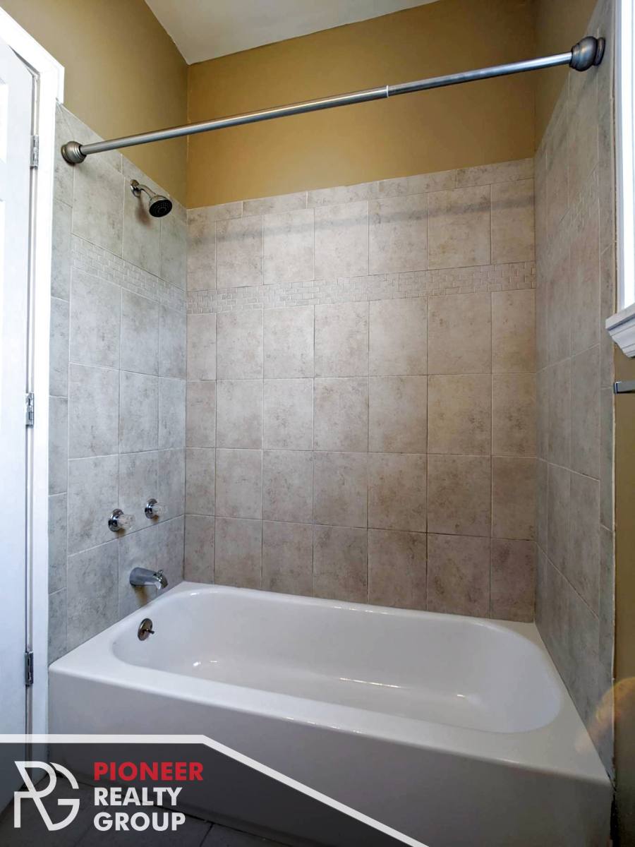 Apartment for rent at 4851 N Damen, Chicago, IL 60625