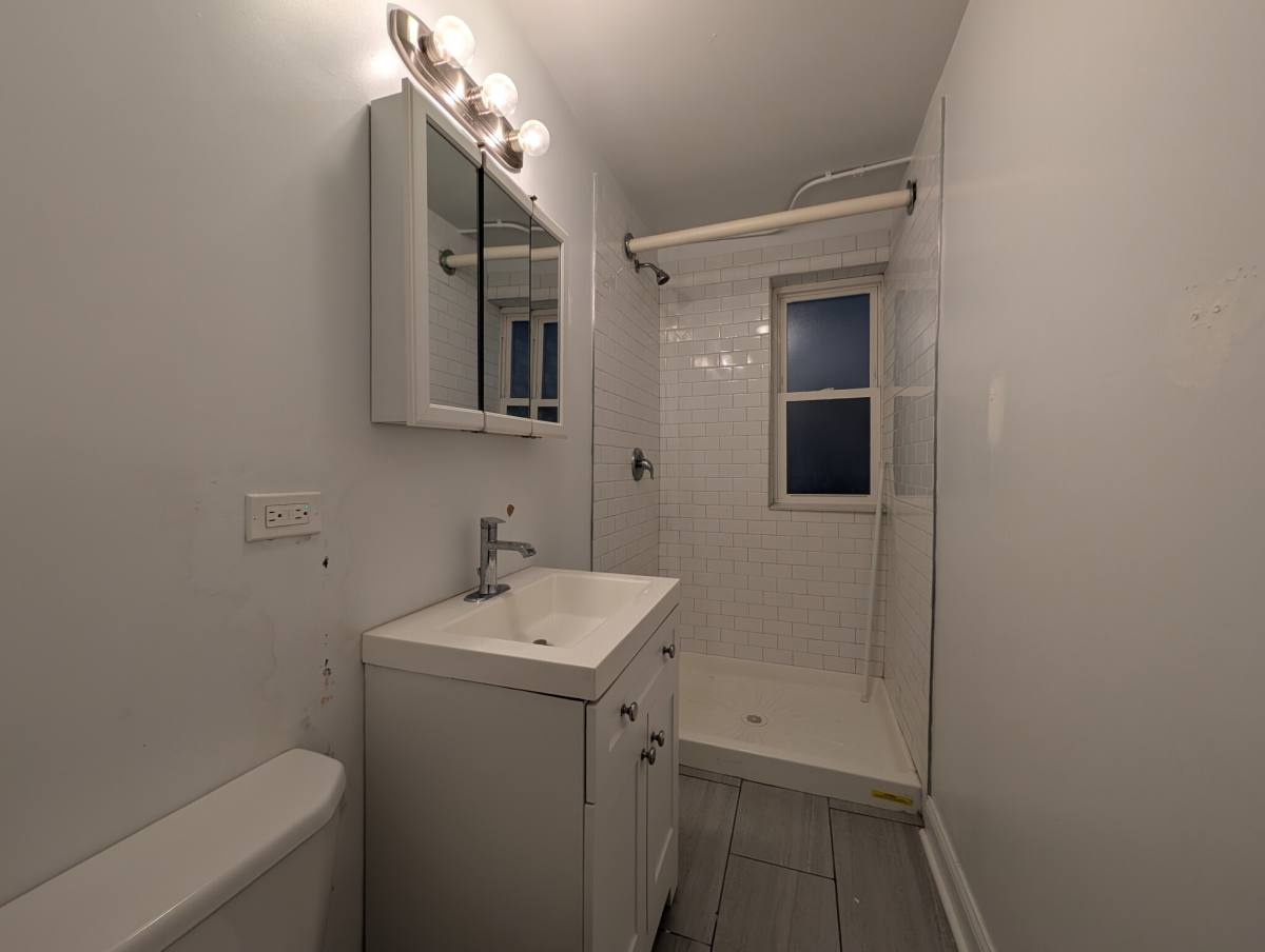 House for rent at 5417 N Kenmore, Chicago, IL 60640