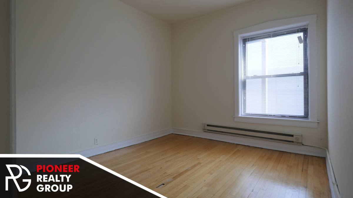 Apartment for rent at 813 W Waveland, Chicago, IL 60613