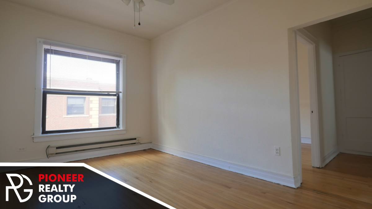 Apartment for rent at 813 W Waveland, Chicago, IL 60613