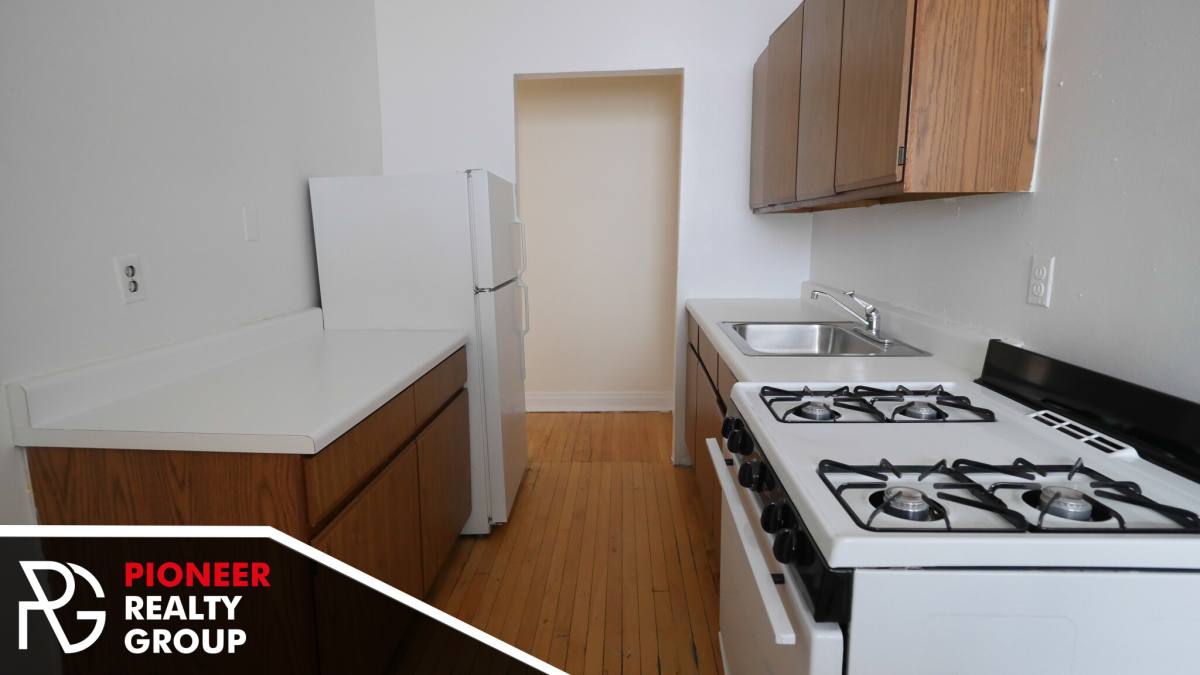 Apartment for rent at 813 W Waveland, Chicago, IL 60613