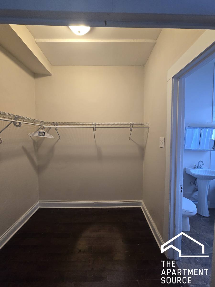 Apartment for rent at 4866 N Magnolia Ave, Chicago, IL 60640