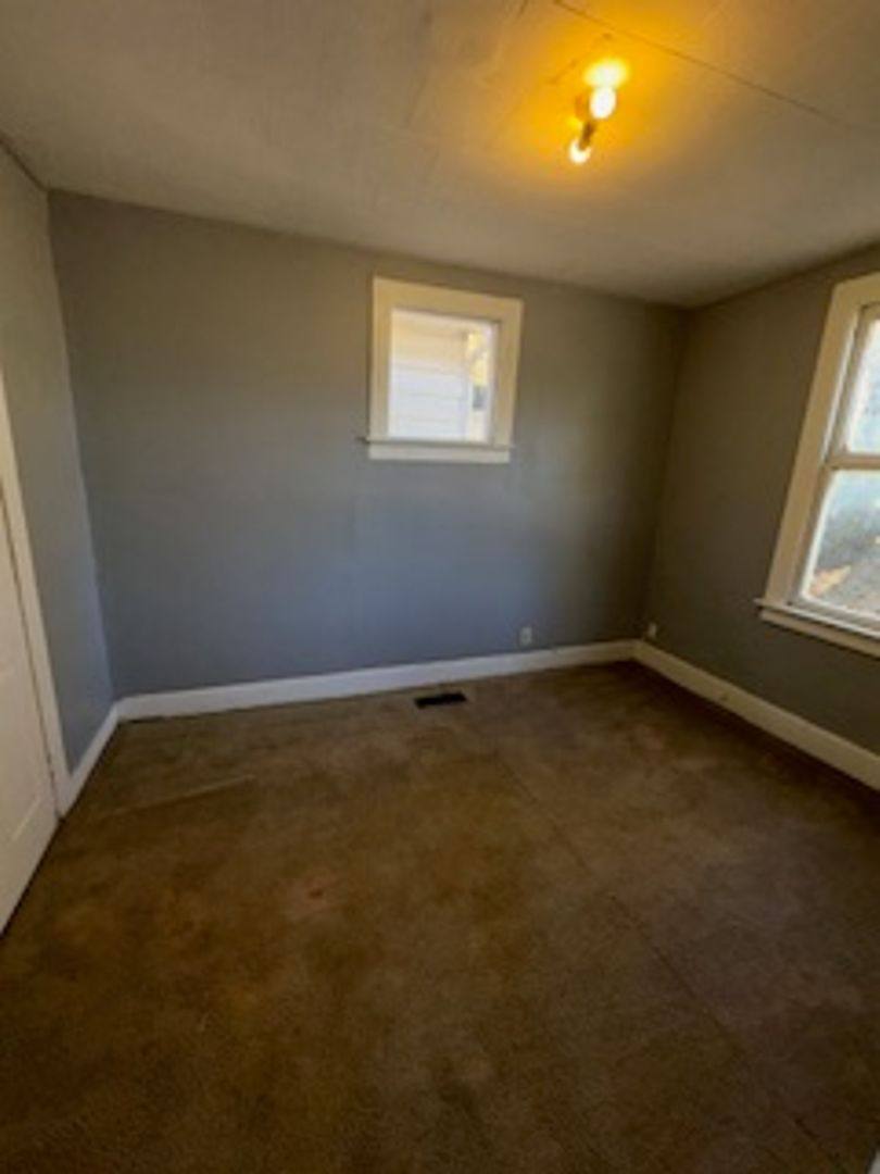 House for rent at 658 E Louisiana St, Evansville, IN 47711