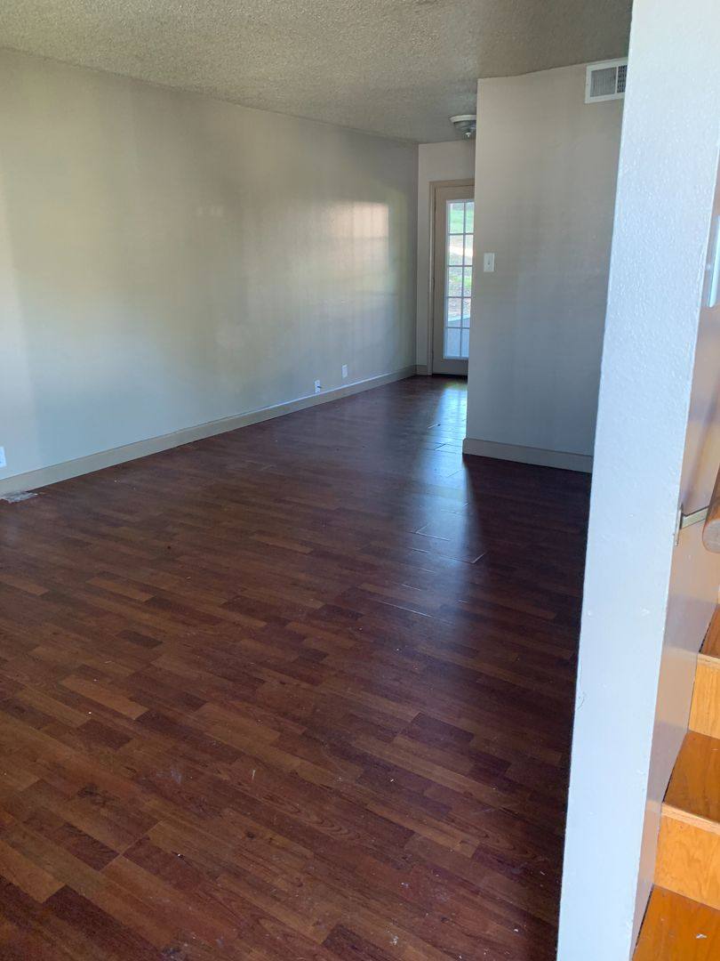 Townhouse for rent at 1619 Longview St, Benton, AR 72015