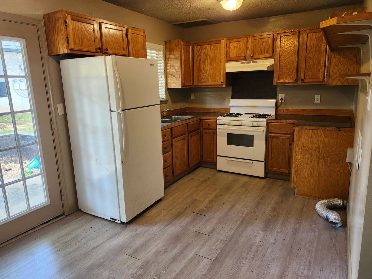 Townhouse for rent at 1619 Longview St, Benton, AR 72015