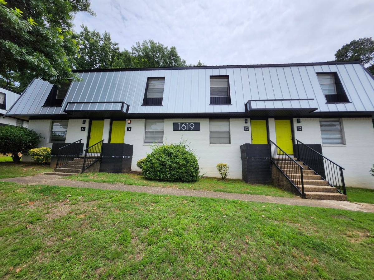 Townhouse for rent at 1619 Longview St, Benton, AR 72015