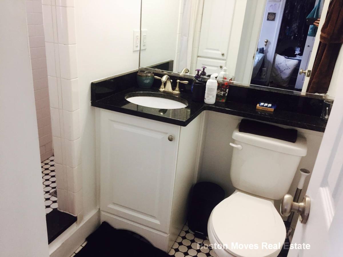 Apartment for rent at 64 Hemenway St #17, Boston, MA 02115