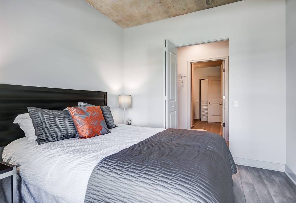 Apartment for rent at 1025 W Addison St, Chicago, IL 60613
