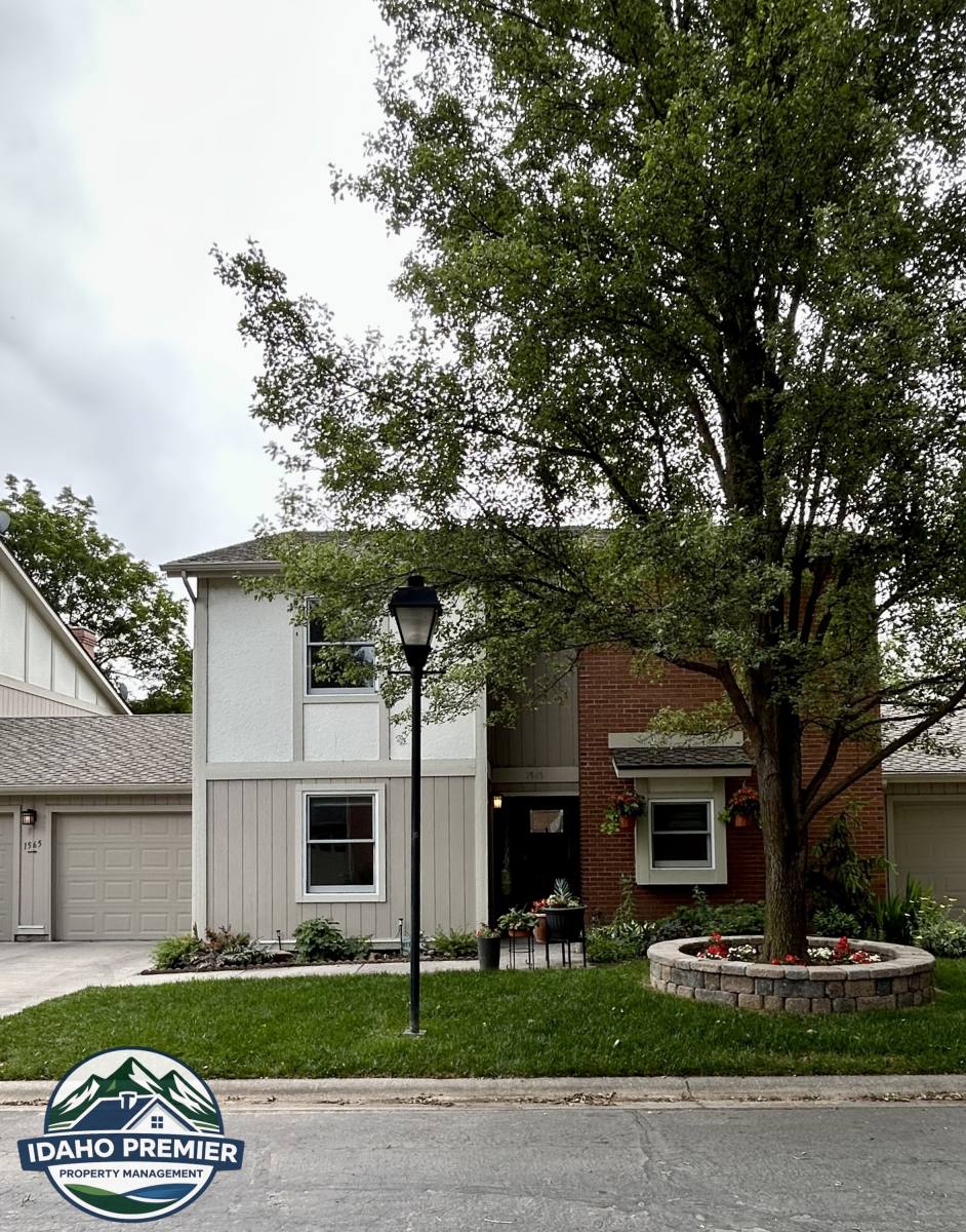 Townhouse for rent at 1565 E Lenz Lane #1, Boise, ID 83712