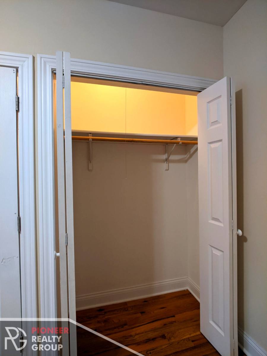 Apartment for rent at 815 W Cornelia, Chicago, IL 60657