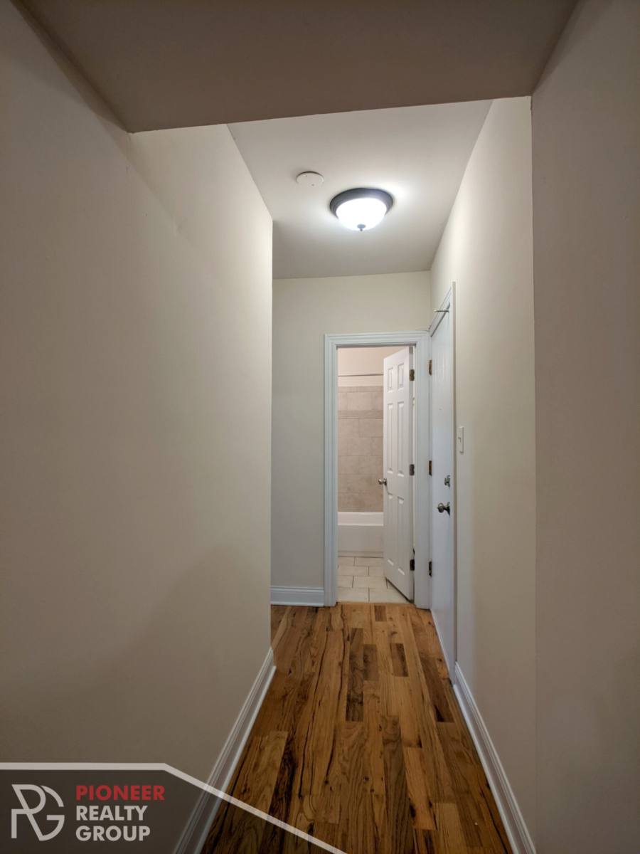 Apartment for rent at 815 W Cornelia, Chicago, IL 60657