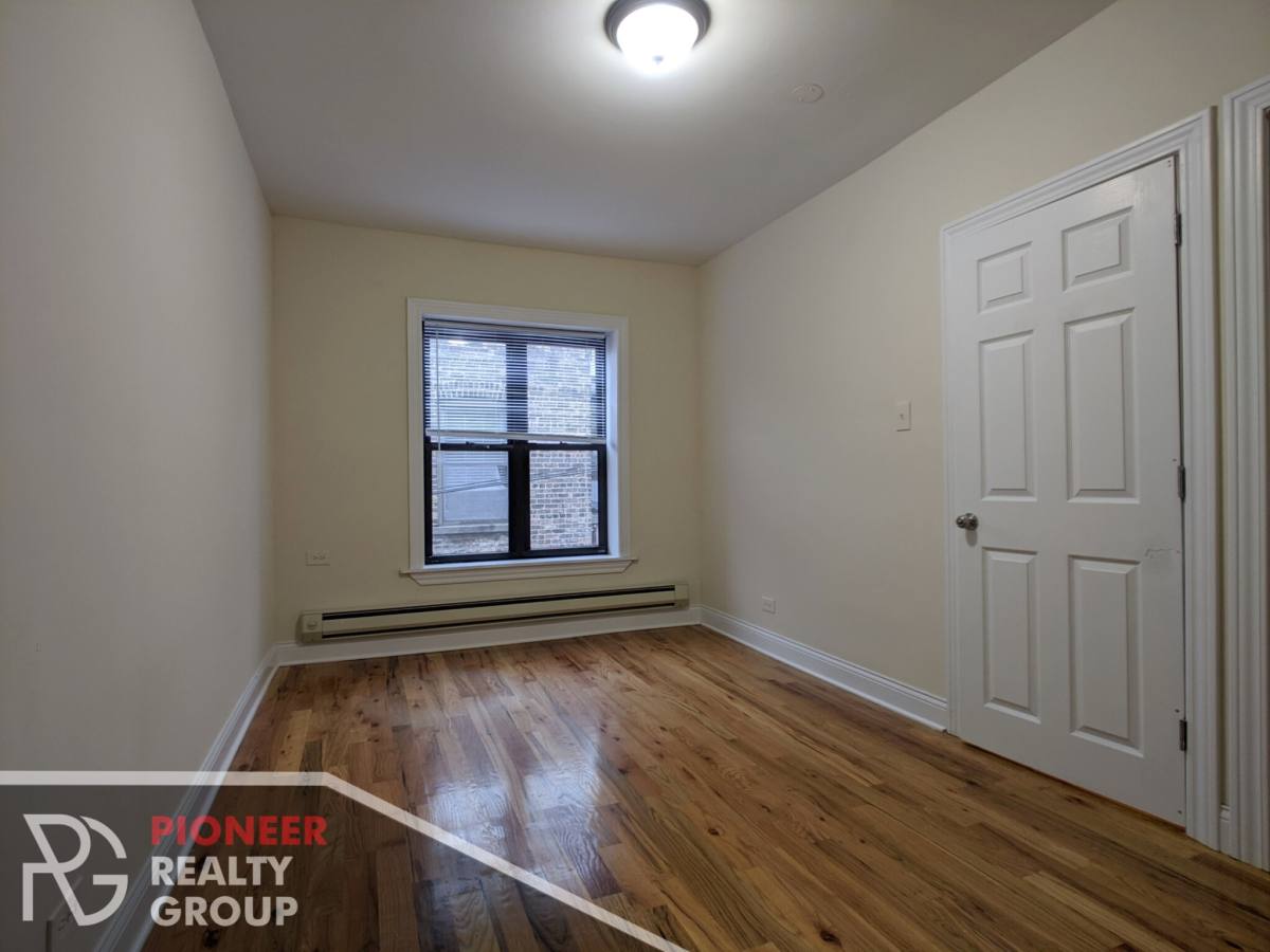 Apartment for rent at 815 W Cornelia, Chicago, IL 60657